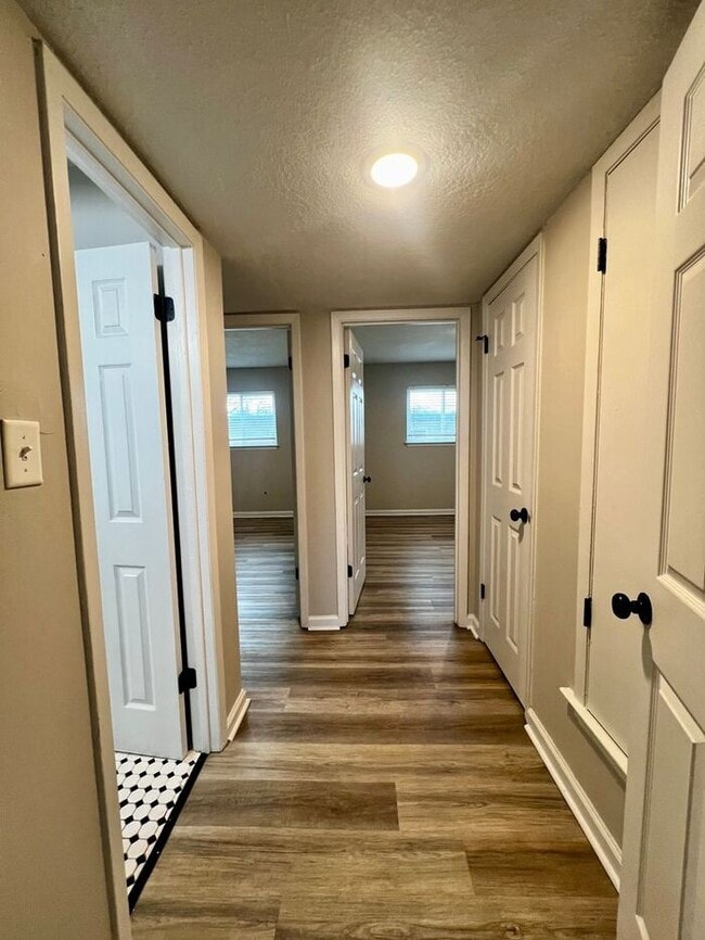 Photo - Renovated 2bd/1ba Near University of Memphis!