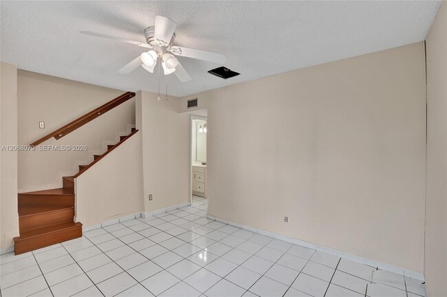 Photo - 5555 Ludlam Rd