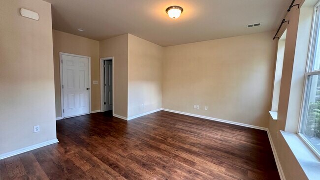 Photo - 1592 Bluewater Way