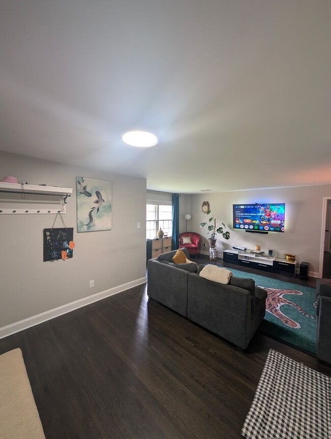Photo - East Memphis - Stunning 4 bedroom / 2 full bath home