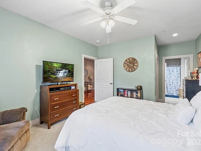 Photo - 9 Kenilworth Unit 227