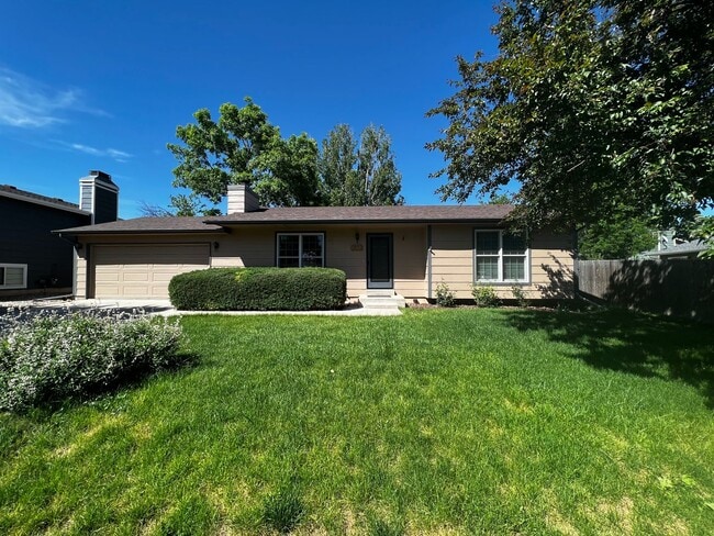 Building Photo - Beautiful 4 Bed, 2 Bath House in South Fort Collins! Avail. June 10th!