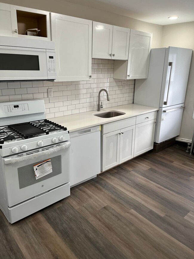 Photo - 137 W 2nd Ave Apartamento Unidad 2nd Floor
