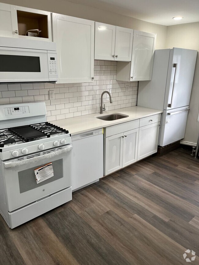 Building Photo - 137 W 2nd Ave Unit 2nd Floor Rental