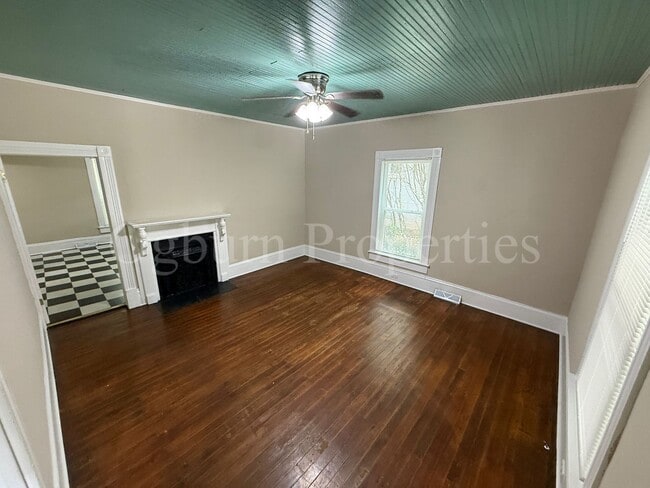 Photo - 409 Granville Dr SW
