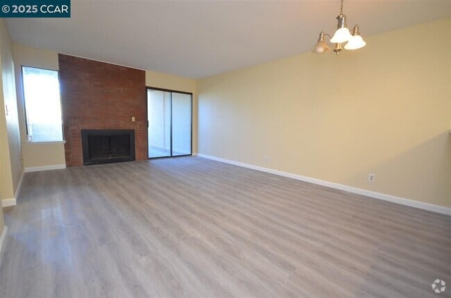 Building Photo - 1391 Monument Blvd Unit 11 Rental