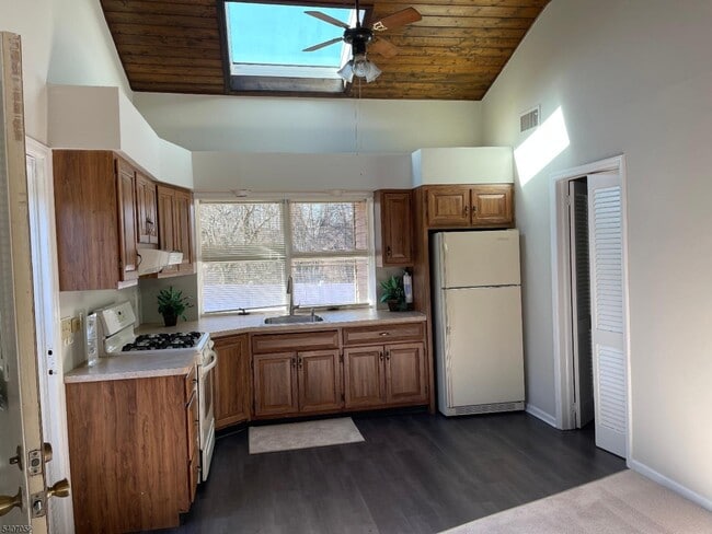 Photo - 820 Rhine Blvd