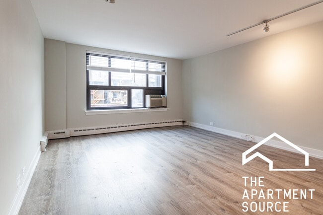 Photo - 445 W Wellington Ave Unit 03F