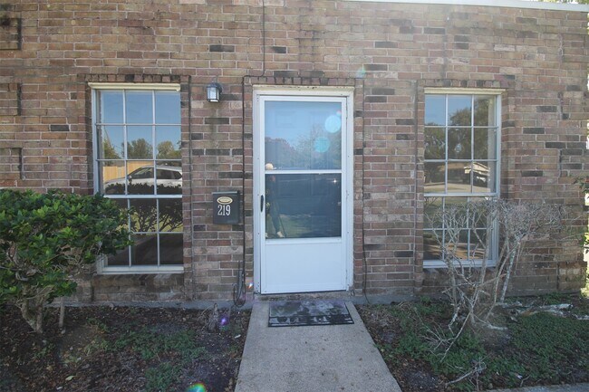 Photo - 219 W F St Unit 219