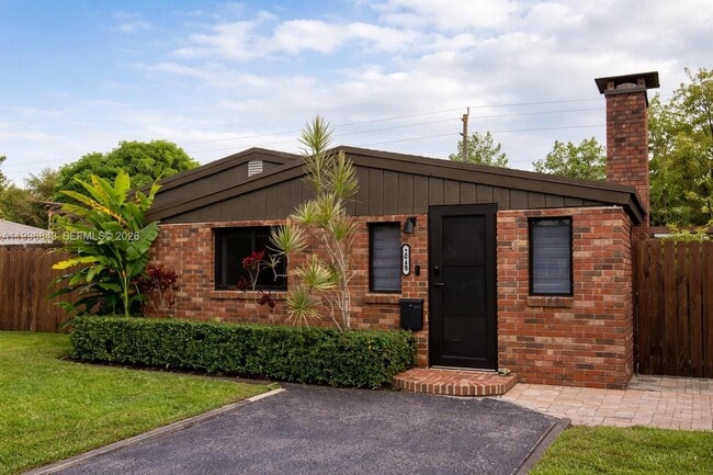 Building Photo - 2040 NE 173rd St