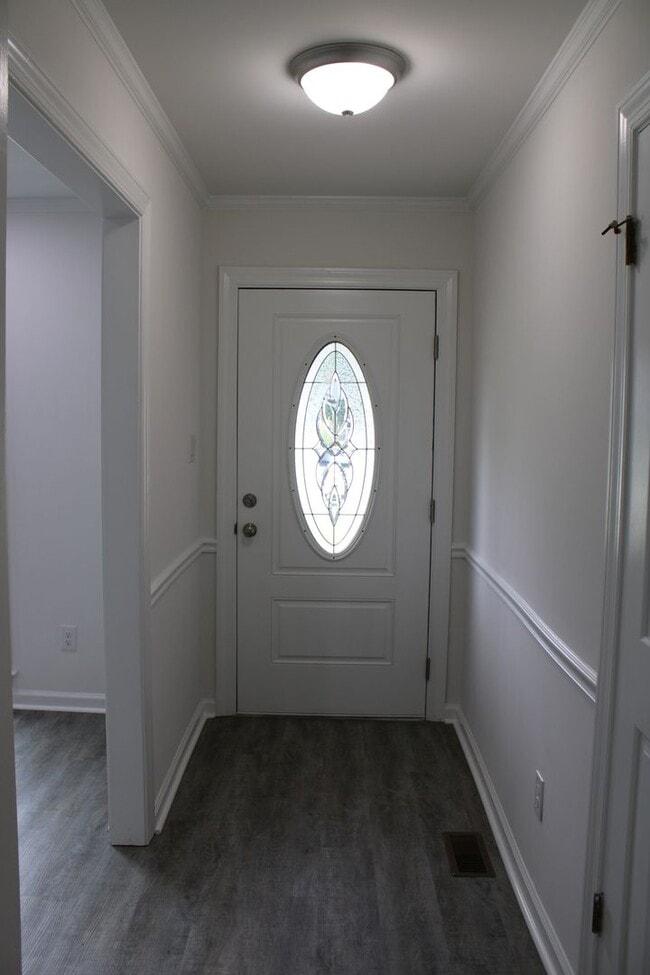 Photo - 1204 Queen Anne Rd NW