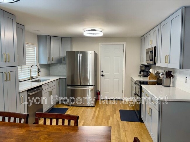 Photo - 128 Thurston St