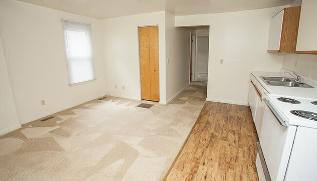 Photo - 547 Layman Ave Unit Apt. 1