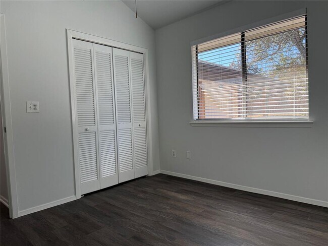 Photo - 3205 MacArthur Ave