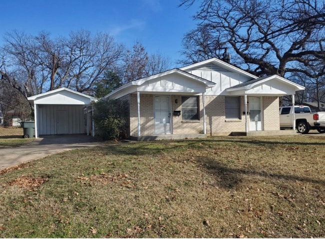 Photo - 1437 S Rusk St House