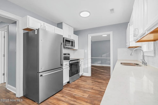 Photo - Room in House on Sara Dr