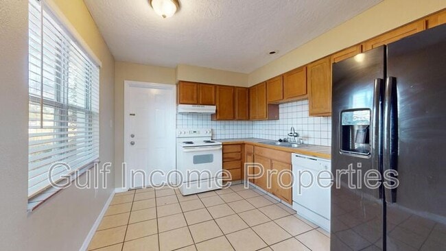Photo - 4705 27th St W