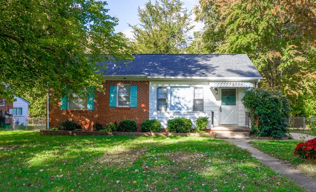 Building Photo - 1710 Glenview Rd