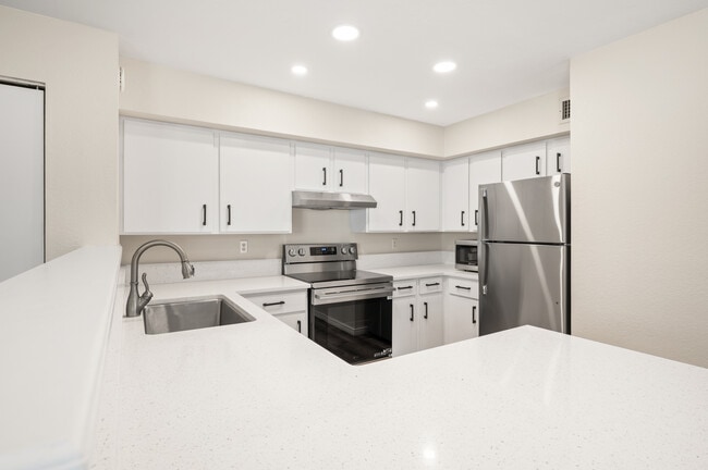 Photo - 281 S Zinnia Way Unit 281 S Zinnia Way Apt B.