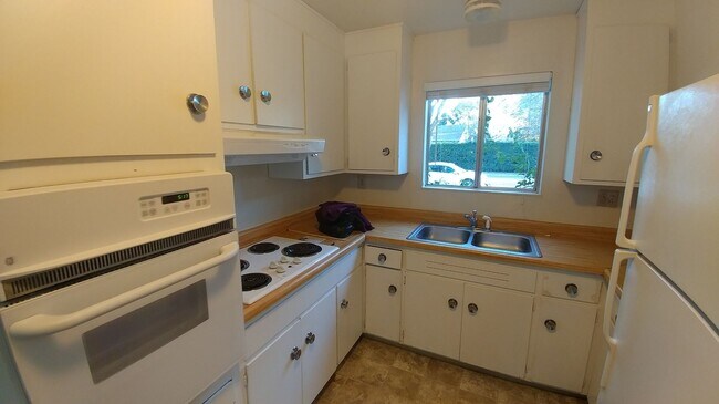 Photo - Home in East Davis 3 bed. 2 baths 2 car ga...