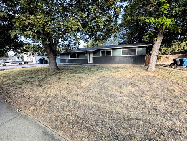 Photo - 3-Bedroom Home in great Location