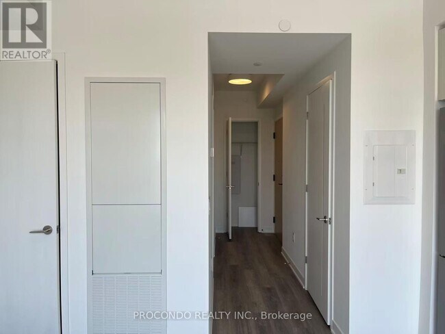 Photo - 10 Oak St Unit 2010