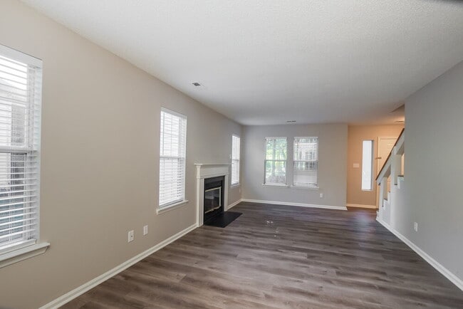 Photo - 3033 Oakcroft Dr