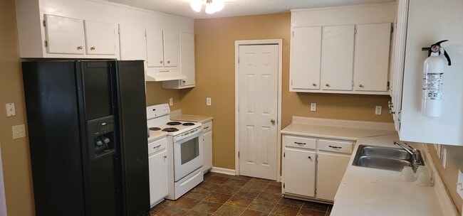 11 Silver Spur Ct