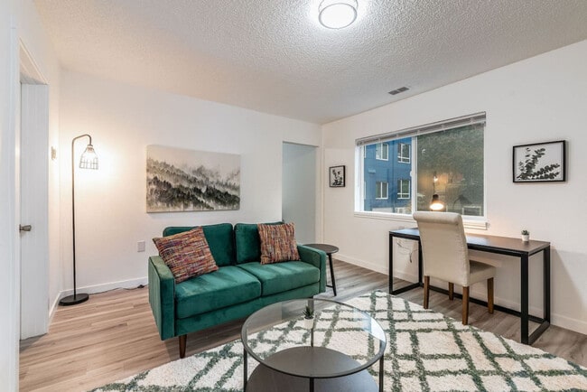 Building Photo - 612 S 18th St Rental