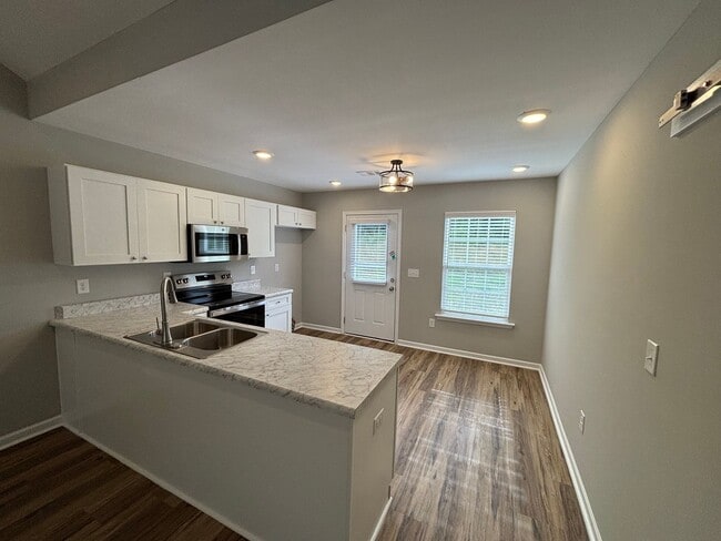 Photo - 633 Clary St