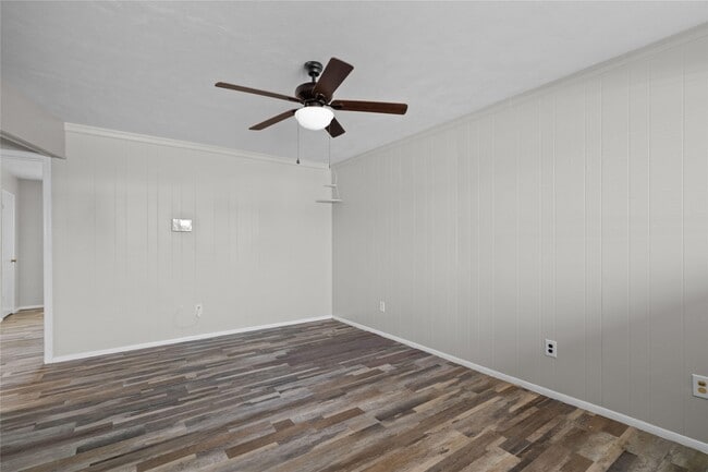 Building Photo - 2729 Main St Unit 8