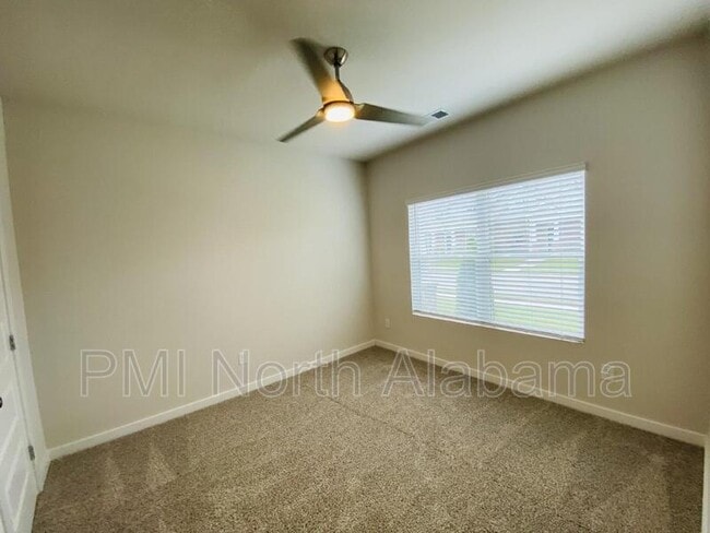 Photo - 408 Edgebrook Dr