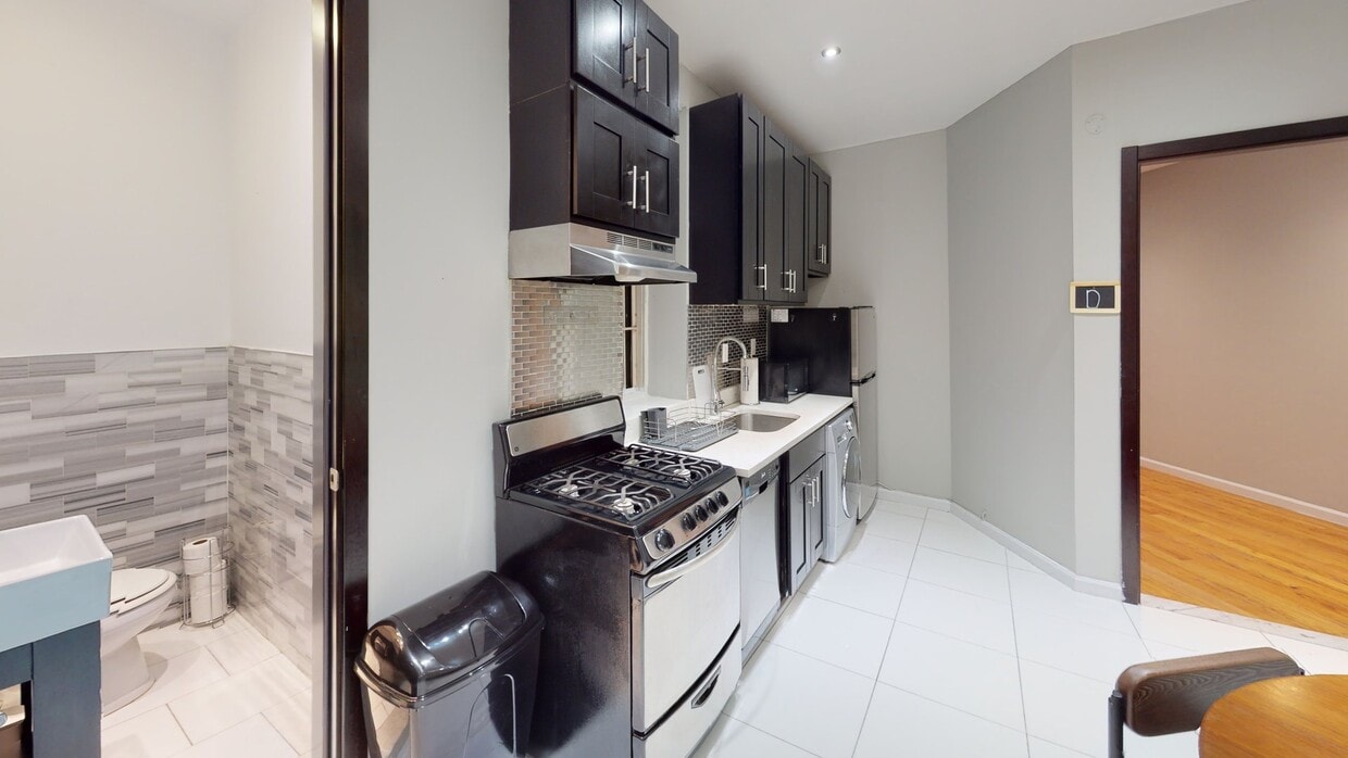 Photo - Private bedroom in 4 bed/1.5 bath Home