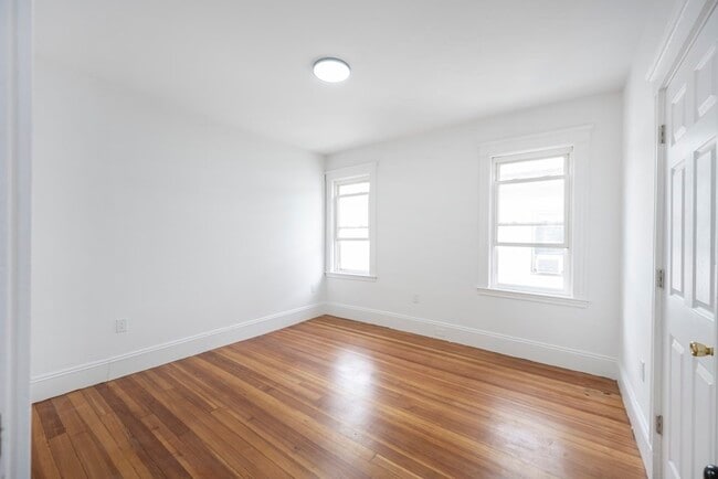 Photo - 37 St Margaret St Unit 2