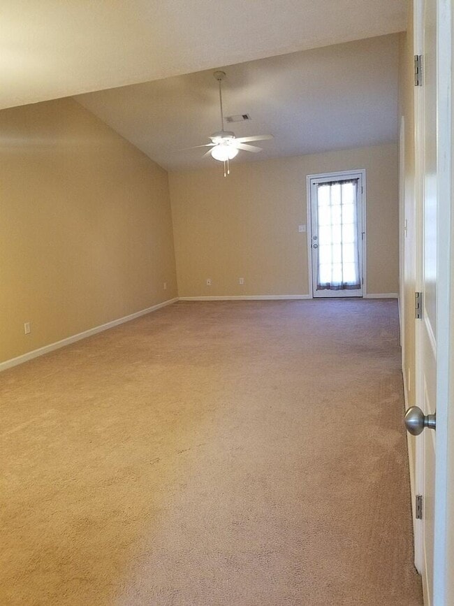 Photo - 460 Strutter Trail