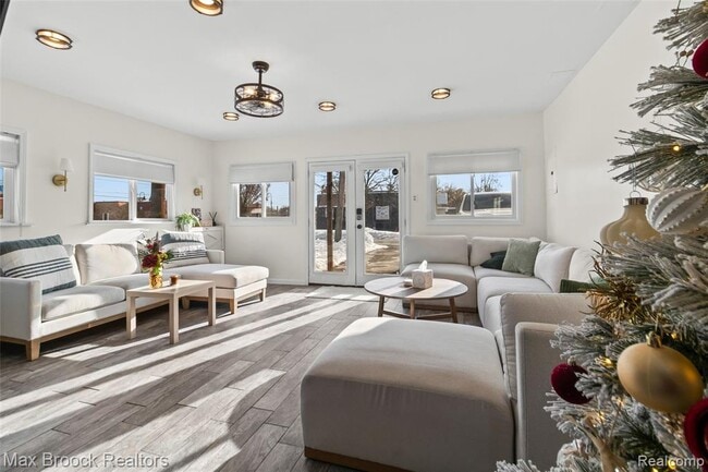 Photo - 3020 Grove St