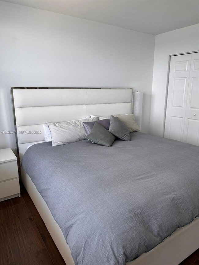 Photo - 1155 Brickell Bay Dr Unit 1607