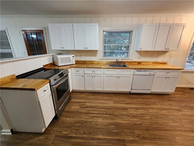 Photo - 2294 Clairmont Rd