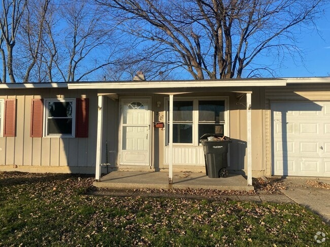 Building Photo - lovely 3 bedroom house, with attached gara...