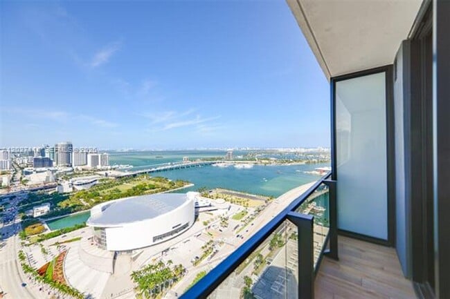 Photo - 398 NE 5th St Unidad 398 NE 5th St # 3505