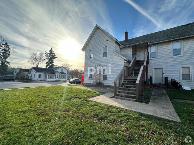 Building Photo - 156 W Main St Unit B Rental