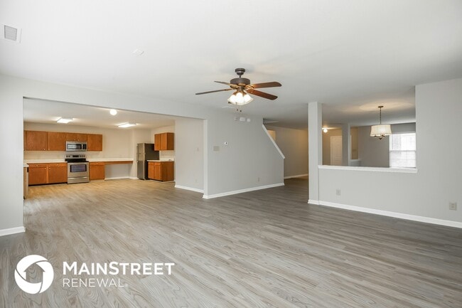Photo - 3325 Aldwych Way