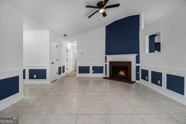 Photo - 5900 Creekside Dr