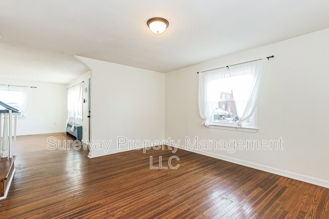 Photo - 1097 Richardson Ave