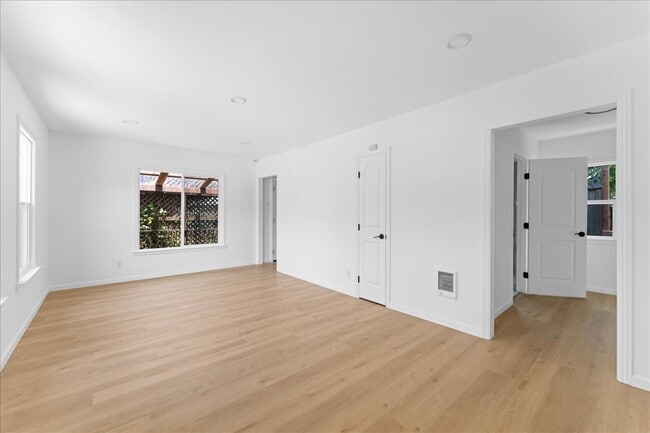 Photo - 1627 Martin Luther King Jr Way