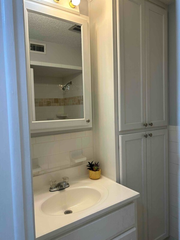 3877 Herschel St Unit 3