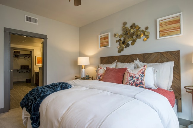 Photo - Live Smart, Live Midtown + Free Weeks! Unidad PATM3