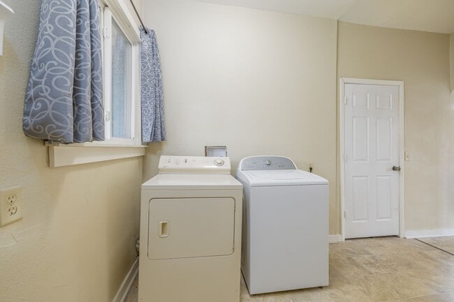 Photo - 189 E Merrill Ave Unit 189 E Merill Ave - 1