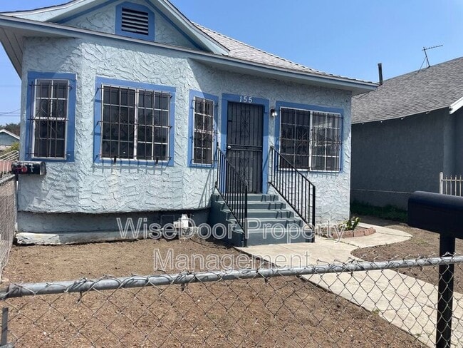 Building Photo - 155 W 43rd St Unit 155 43rd