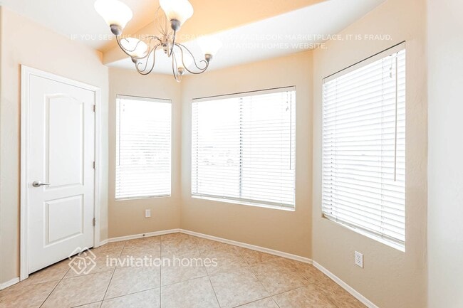 Photo - 4020 E La Salle St